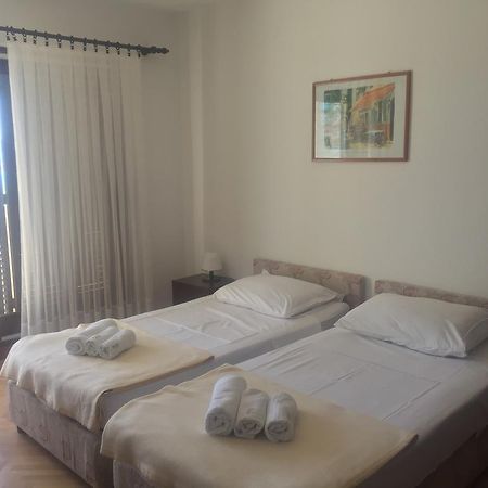 Studio Apartmani Topic Omiš Buitenkant foto